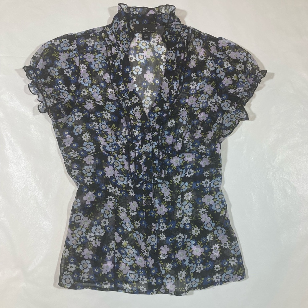 Vintage IZ Byer California button up floral blouse. Has cute ruffles. Very Y2K